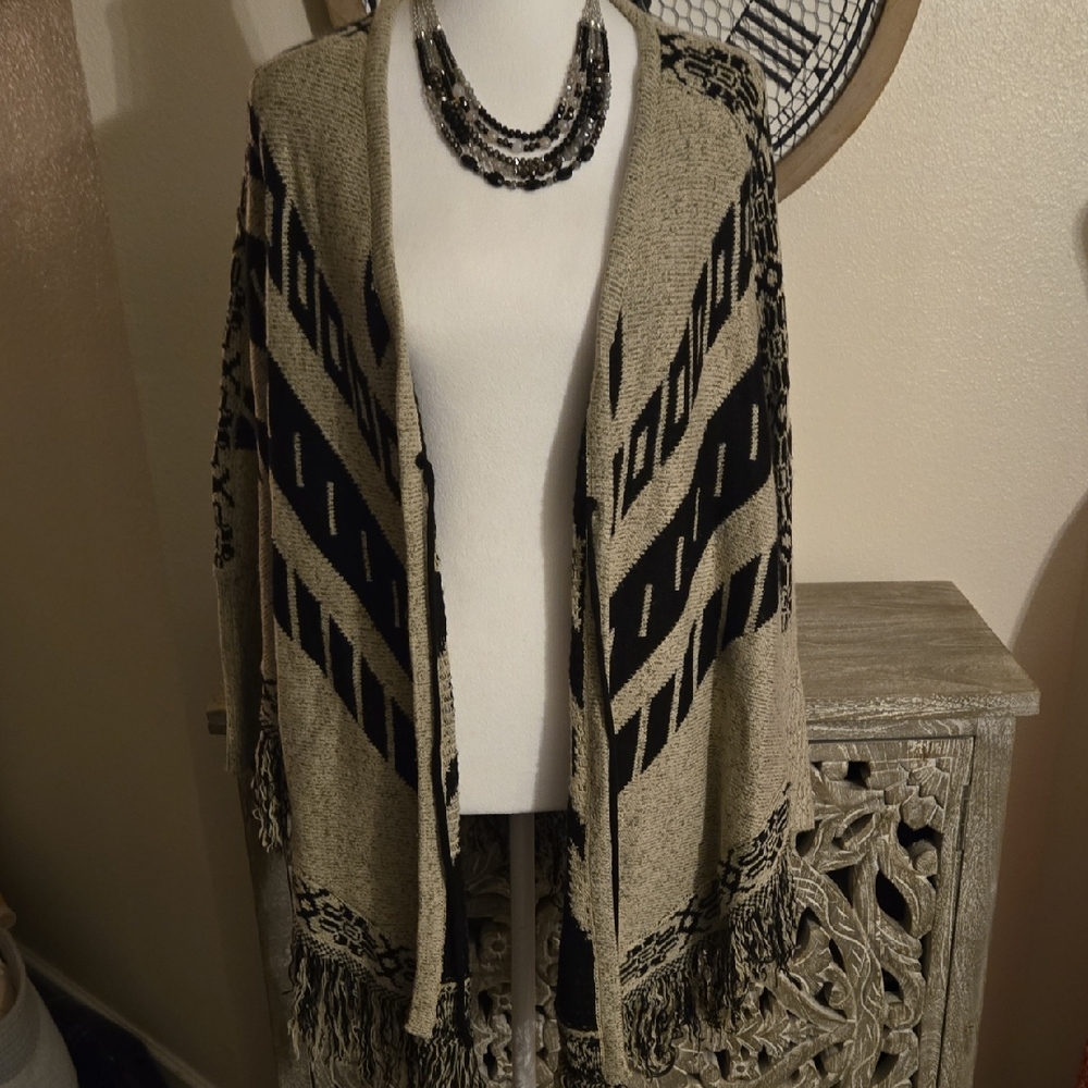 Elegant Black and Cream Women's Poncho Like New